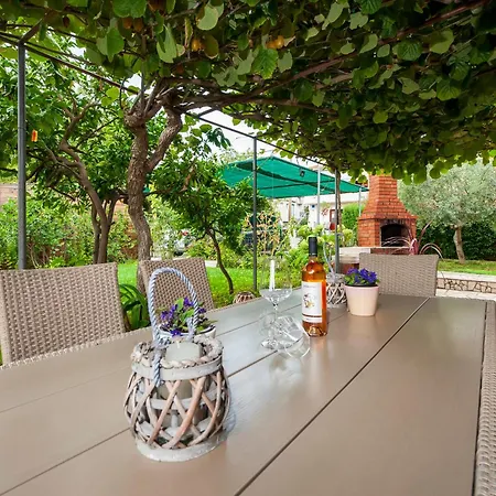 アパート Casa Ana ロヴィニ