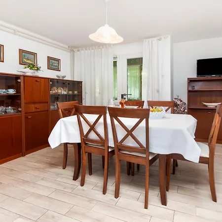 Casa Ana * ロヴィニ